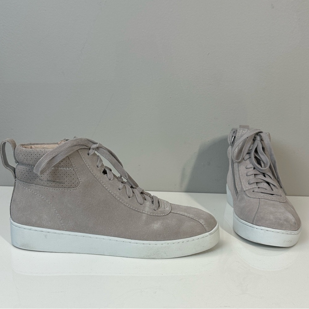 Vionic Jenning Light Gray Suede High Top Athletic Shoe Sneaker Women's Size 8